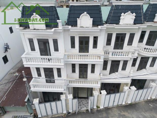 CHÍNH CHỦ GỬI BÁN NHÀ 3 LẦU ĐÃ HOÀN CÔNG CẠNH TRUNG TÂM TP BIÊN HÒA