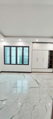 Bán nhà ngay ngã tư Vạn Phúc cực đẹp ngõ thông , oto đỗ cách nhà 10m. 38m2*5T giá chỉ 6.9 - 2