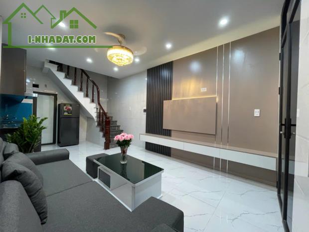 Bán Nhà Đẹp Kim Giang 28m2, 5 Tầng, 3 Ngủ, Ở Ngay, Ngõ Thông, Gần Ôtô, Giá Hiếm, Vừa Tầm