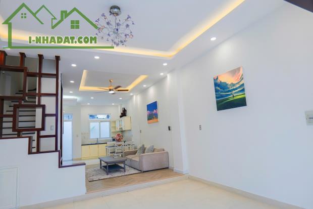 Bán Tòa Nhà Căn Hộ Dịch Vụ Đang Có HĐT 170tr/th, P- Thảo Điền Quận 2. Giá: 55 tỷ - 1