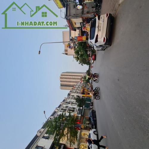 Lô góc kinh doanh siêu sầm uất cạnh chân chung cư trung tâm Trâu Quỳ, Gia Lâm. Lh - 2