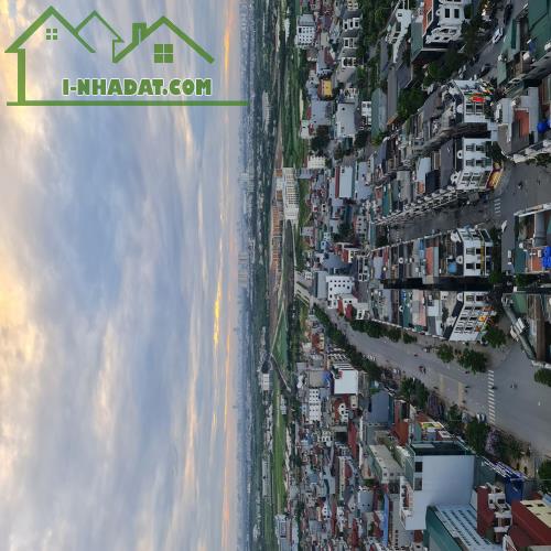 Lô góc kinh doanh siêu sầm uất cạnh chân chung cư trung tâm Trâu Quỳ, Gia Lâm. Lh - 1