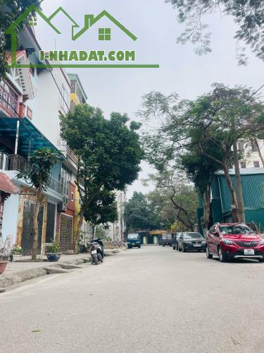 BÁN ĐẤT PHÂN LÔ THƯỢNG THANH LONG BIÊN 240M2, MT12M VỈA HÈ KINH DOANH 2X TỶ