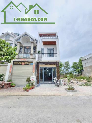 Nhà 2 tầng trong khu tái định cư Tân Hiệp - 5