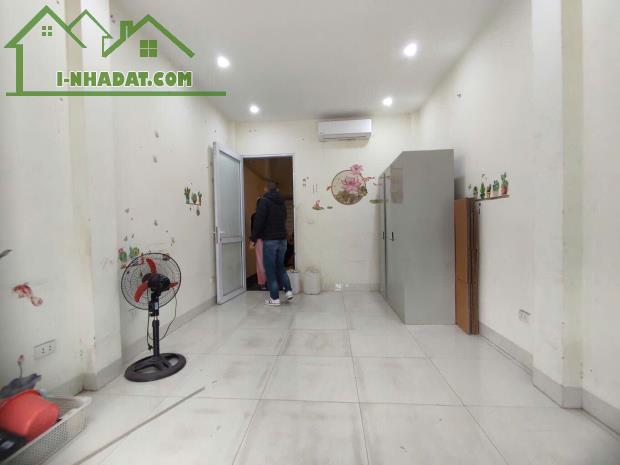 Nhà mặt phố kinh doanh Ba Đình 30m2 x 5 tầng - Ô tô tránh - Vỉa hè rộng - Ô tô dừng đỗ ngà