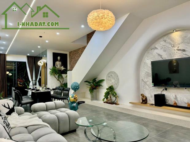 Nhà mê tuyệt đẹp hẻm Y Moan - Tân Lợi - 3.999 tỷ
