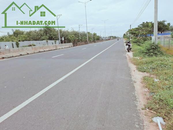 MẶT TIỀN DT784, NGAY CỔNG CHÍNH CTY SCAN SPORTS. GIÁ hơn 2 tỷ. TL - 1