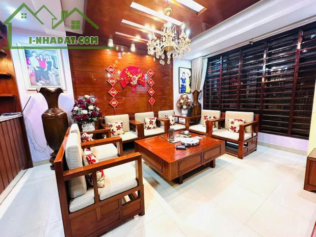 BÁN NHÀ HOÀNG QUỐC VIỆT – PHÂN LÔ VIP – Ô TÔ TRÁNH – 2 MẶT THOÁNG - 64M - MT 5,5M - 1