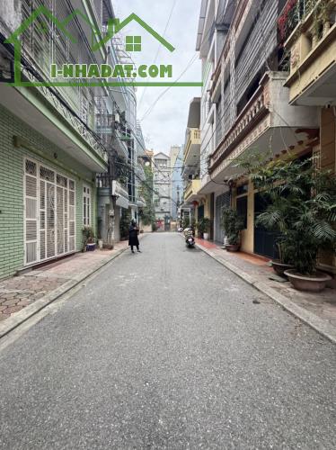Bán nhà Sài Đồng,Long Biên 3 tầng,75m,mt5m oto tránh nhỉnh 12 tỷ