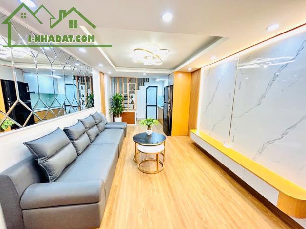 Nhà đẹp, ngõ thông - gần phố- full nội thất- ô tô nhỏ đỗ cửa- 31m2* 5T = 5.85 Tỷ tại Nam - 1