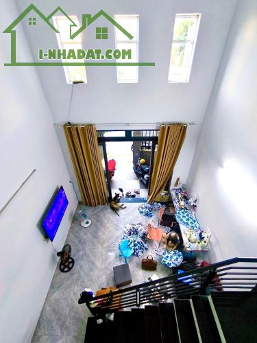 NHÀ PHỐ 2 TẦNG - OTO NÉ - GẦN CHỢ LONG TRƯỜNG - TRƯỜNG THẠNH - THỦ ĐỨC - NGANG LỚN 5m - 4