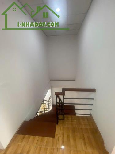 Cho thuê nhà Dt 5*18m,Trệt lầu, 3Pn HXH Tại P12,Tân Bình