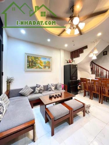 BÁN NHÀ 5 TẦNG  PHỐ NGỌC THỤY, LONG BIÊN  Ô TÔ ĐỖ CỔNG, MT 4,7M, 6.9 TỶ.