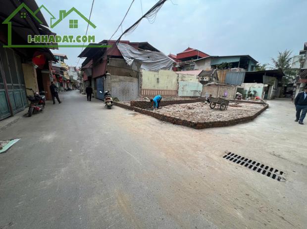CHÍNH CHỦ CẦN BÁN GẤP HƯƠNG MẠC  -  TỪ SƠN - BẮC NINH NGAY SÁT VÁCH ỦY BAN PHƯỜNG 
 Dt : - 2