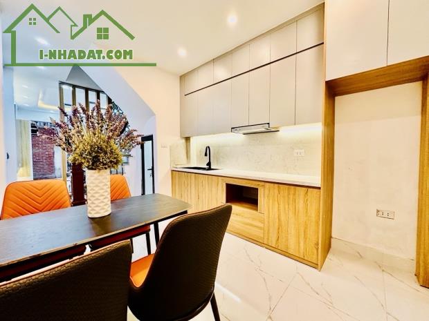 NHÀ MỚI Ở NGAY - 3 PHÚT SANG PHỐ - 5M Ô TÔ ĐỖ NGÀY ĐÊM - BÁN NHÀ NGỌC THỤY - 5TẦNGx6TỶ - 3