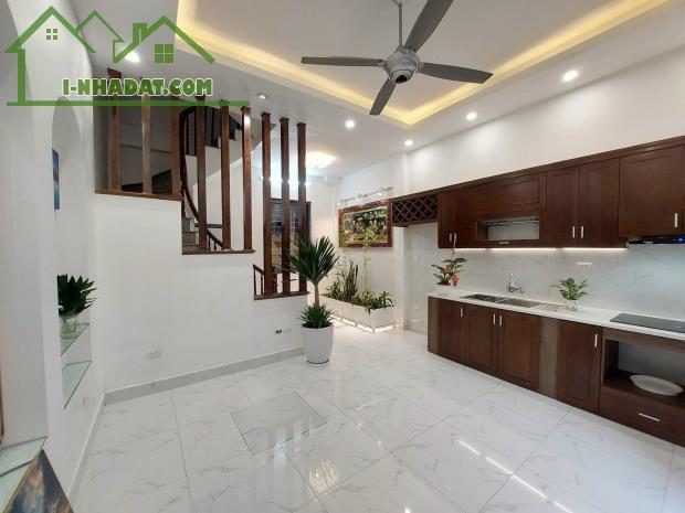 CỰC HIẾM!Bán nhà Ngô Gia Tự, 45m2,lô góc, ngõ ô tô đỗ cổng, 6 tâng có thang máy nhỉnh 8 tỷ - 2