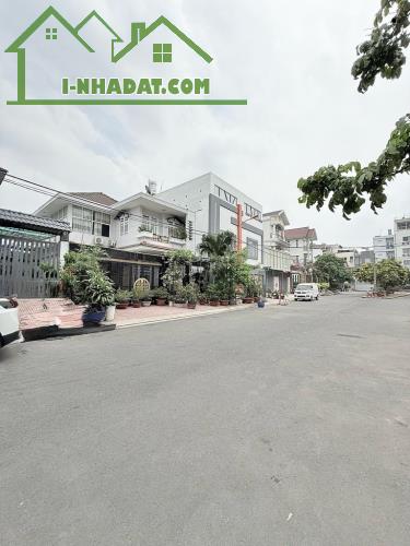 Bán gấp Biệt thự siêu vip Đường số 2 Khu nhà ở Nhật Minh 190m2(10x19), Sổ hồng riêng,