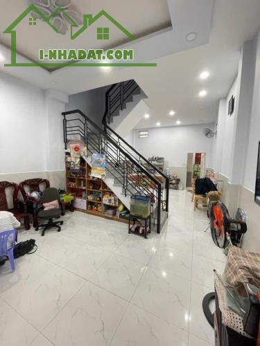Chính chủ cần bán nhà hẻm xe hơi đường Nguyễn Xuân Khoát, phường Tân Thành, Tân Phú - 1