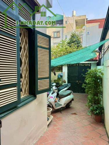 Cần bán nhà Cầu Giấy - Lô Góc - Gần phố - Vị Trí vip - Giá đầu tư chỉ chưa đến 200tr/m - - 2