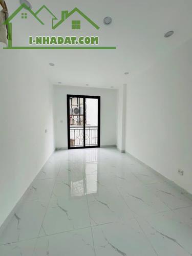 Lô góc Nguyễn Trãi, Vài bước ra phố, 8 tầng TM, KD đỉnh. DT 75m, MT 6.2m. 31 tỷ - 4