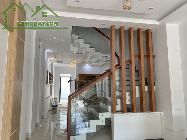 Bán Nhà 1Trệt 3Lầu Đường N2 KDC D2D Phường Thống Nhất , Biên Hòa, Đồng Nai Gía 7,8 Tỷ