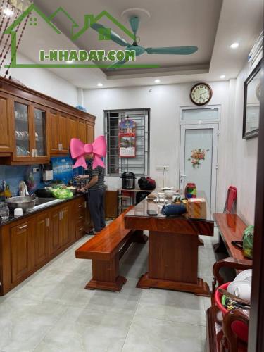 🏡 Bồ Đề - Long Biên - 50m2 - 9,9 tỷ - Dân xây - Ô tô - 3 thoáng - 3