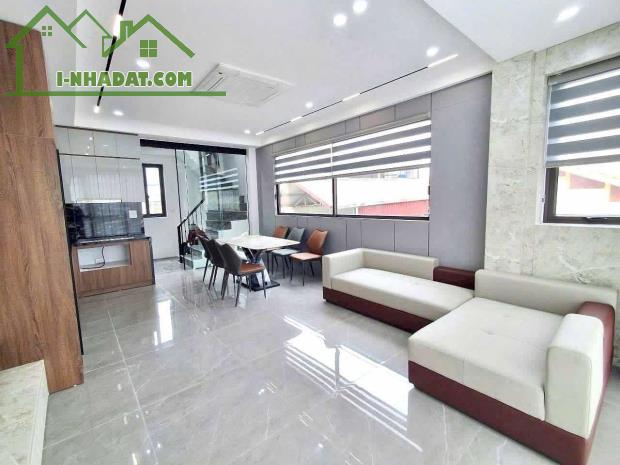 nhà đẹp Nguyễn Văn Cừ- Nguyễn Sơn-Gia Thuỵ, 38m x 6tầng, gara, thang máy, full nội thất - 2