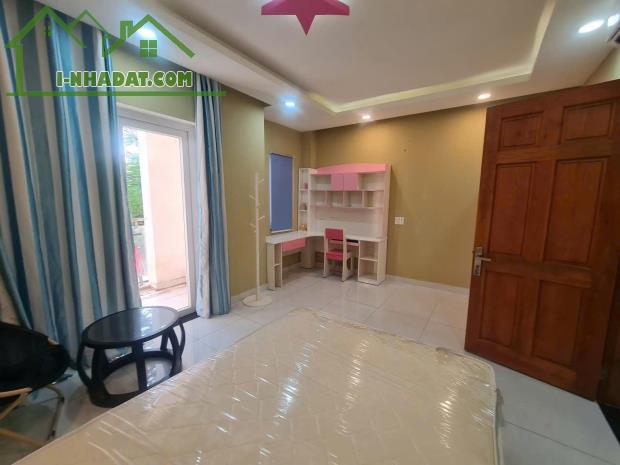 Cho thuê nhà nguyên căn, khu Khang Điền, Q.9, 1 trệt 2 lầu, DTSD 200m2, 4PN, giá thuê - 3