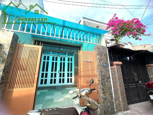 Cho thuê nhà nguyên căn đường Phạm Hùng, Bình Hưng, TP. HCM, DT 80m2, giá 12tr/tháng