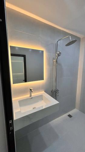 Nhà cực hiếm khu Nguyễn Khang - full nội thất - 4 tầng - 4