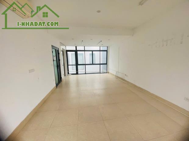 Cho thuê nhà mặt phố Mạc Thái Tông 4 tầng 1 hầm 100m2 thang máy thông sàn ô tô vào, KD tốt