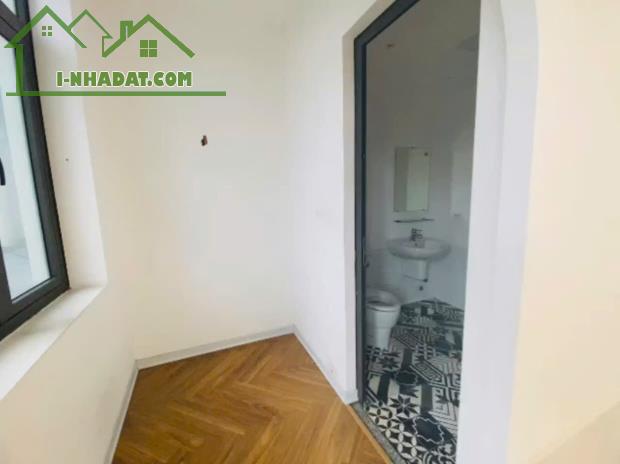 Cho thuê nhà mặt phố Mạc Thái Tông 4 tầng 1 hầm 100m2 thang máy thông sàn ô tô vào, KD tốt - 4