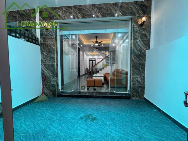 Siêu phẩm. 62mx 4 tầng độc lập sân cổng riêng tuyến 2 Trần Nguyên Hãn.Giá Rẻ - 2