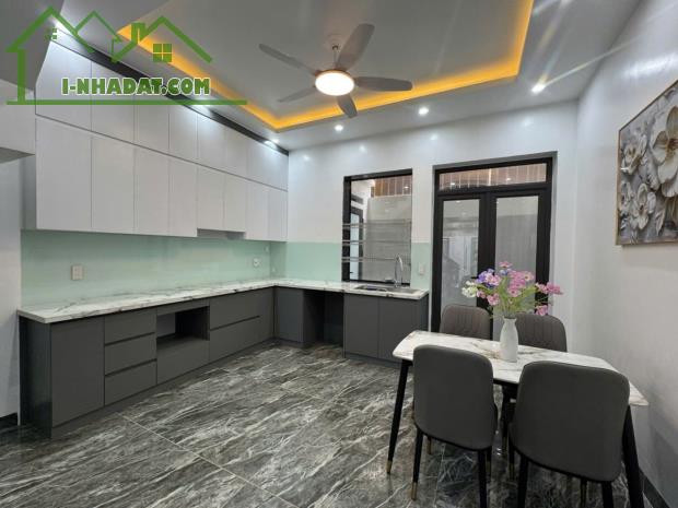 Siêu phẩm. 62mx 4 tầng độc lập sân cổng riêng tuyến 2 Trần Nguyên Hãn.Giá Rẻ - 3