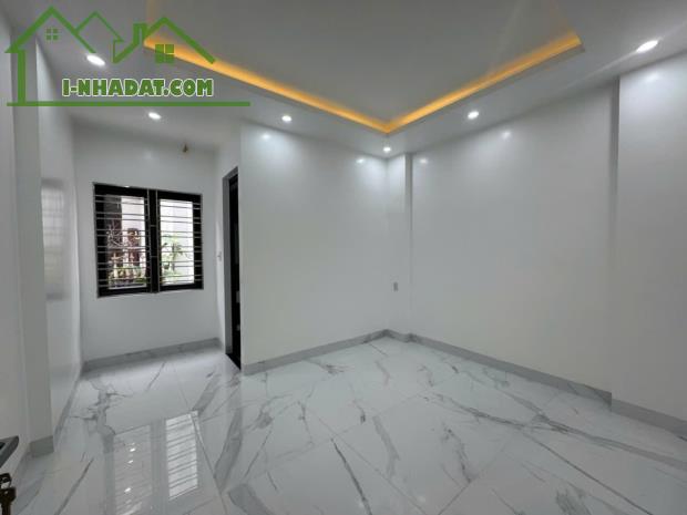 Siêu phẩm. 62mx 4 tầng độc lập sân cổng riêng tuyến 2 Trần Nguyên Hãn.Giá Rẻ - 4
