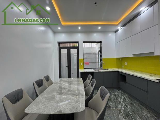 Siêu phẩm. 62mx 4 tầng độc lập sân cổng riêng tuyến 2 Trần Nguyên Hãn.Giá Rẻ - 5