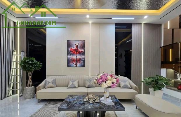 Bán nhà Ngô Quyền. Hà Đông DT47m x 5T. Mặt tiền 4m. Giá 9 tỷ.  💥 Vị trí đắc địa - 1