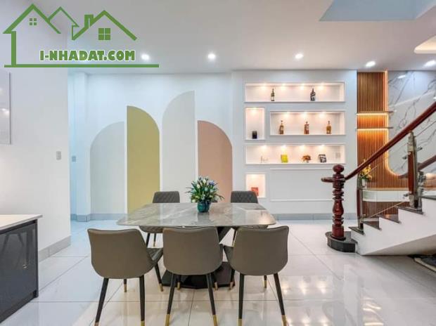 Lô góc, vỉa hè rộng, ô tô tránh, kinh doanh, phố Nguyễn Chí Thanh, 68m, 6 tầng, chỉ 17.85 - 2