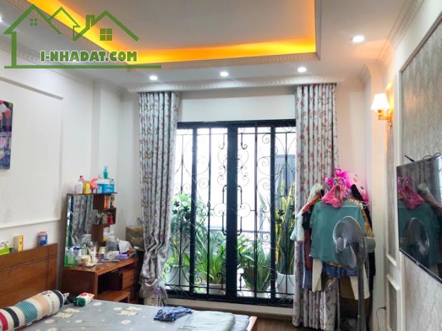 Nhà mới ở luôn, gần phố, ngõ rộng, nội thất đẹp, diện tích 41m x 4 tầng chủ chào 5.8. - 3