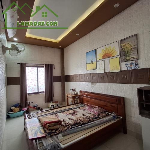 NHÀ ĐẸP 3 TẦNG ĐẤT 78M2 – 3 NGỦ RỘNG – Ô TÔ ĐỖ CỬA – TRUNG TÂM HẢI CHÂU GIÁ 4.6X TỶ - 1