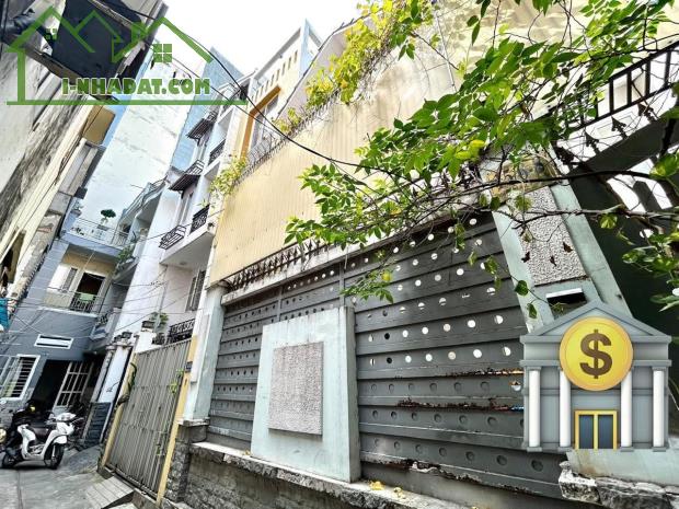 BIỆT THỰ ĐẸP - VỊ TRÍ HIẾM NHÀ BÁN - XE HƠI NGỦ TRONG NHÀ ĐƯỜNG HOÀNG DIỆU.Q4 - 2