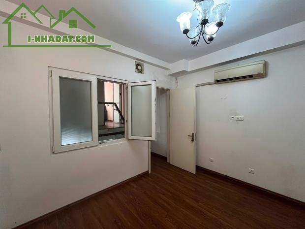 Cần bán nhà gấp e mặt phố Hoàng Cầu  50m  4 tầng 3.9mt  15.2 tỷ Đống Đa kinh doanh, vỉa hè - 3