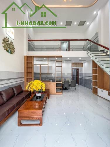 Bán nhà 1 trệt 1 lửng mới đẹp, sổ hồng, hoàn công đầy đủ, P.Hưng Lợi - 3
