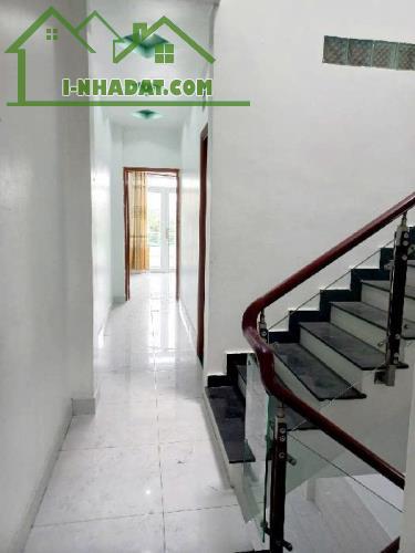 Nhà mặt tiền Bùi Văn Ba, Quận 7 – 96m², 1 trệt 2 lầu, sân xe hơi, chỉ 12.3 tỷ