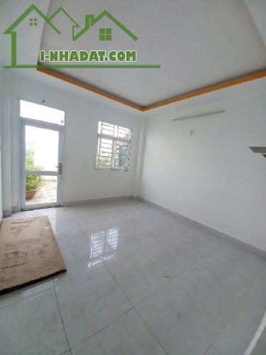 Nhà mặt tiền Bùi Văn Ba, Quận 7 – 96m², 1 trệt 2 lầu, sân xe hơi, chỉ 12.3 tỷ - 1