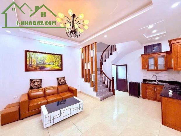 🏡 VỊ TRÍ ĐẮC ĐỊA, NGÕ RỘNG, Ô TÔ CHẠY QUANH, CHỈ 70M RA MẶT CHỢ NGAY PHỤNG CHÂU - 1