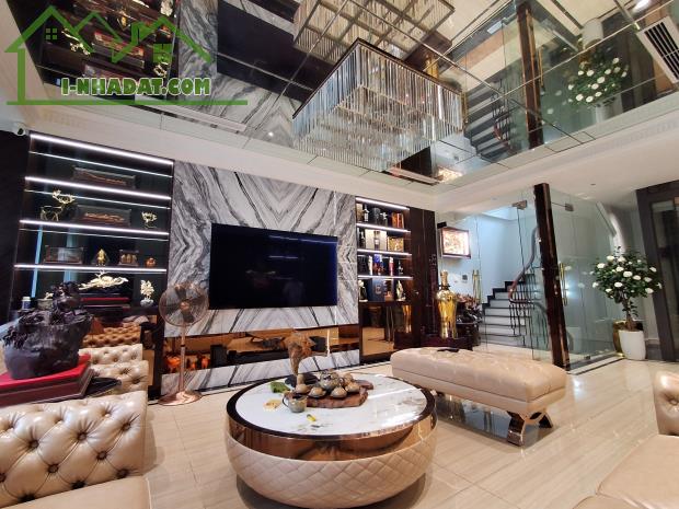 Hàng khủng! Nhà Nguyễn Văn Cừ 100m2 8T thang máy, ngõ thông, gara ô tô.KD đỉnh.Hơn 27 tỷ
