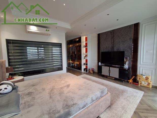 Hàng khủng! Nhà Nguyễn Văn Cừ 100m2 8T thang máy, ngõ thông, gara ô tô.KD đỉnh.Hơn 27 tỷ - 1