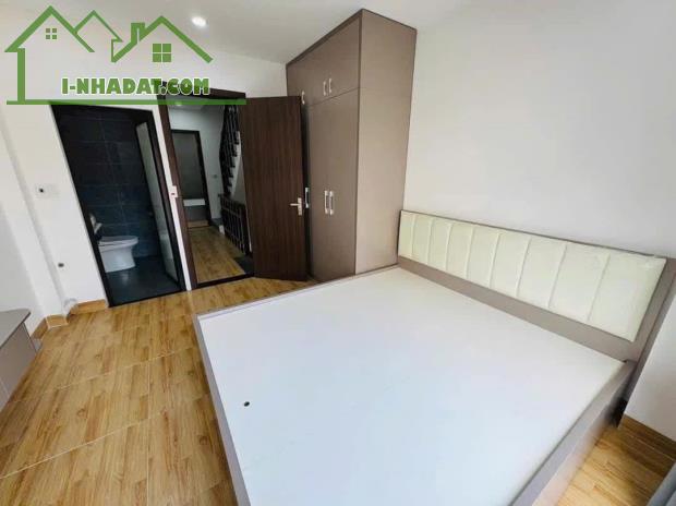 NHÀ 5 TẦNG - DIỆN TÍCH 30M2 - HƯỚNG ĐÔNG NAM - ĐẮC TÀI ĐẮC LỘC!BÁN NHÀ ĐẸP NHƯ MƠ - GIÁ CỰ - 3