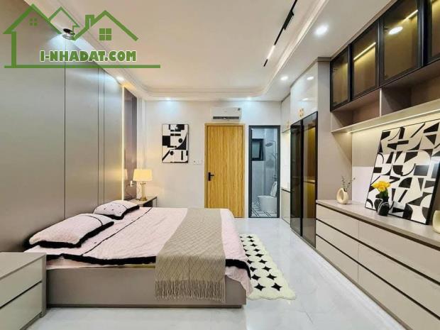 Giá rẻ nhất khu - Ngõ vip 6 tầng thang máy, Lạc Long Quân, Tây Hồ - 11 tỷ - đường ô tô - 2